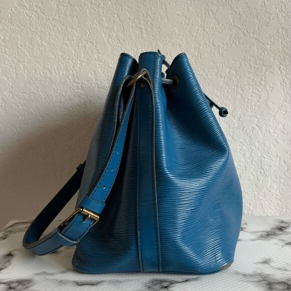 Louis Vuitton Epi Leather Bucket Blue - Picture 3 of 15